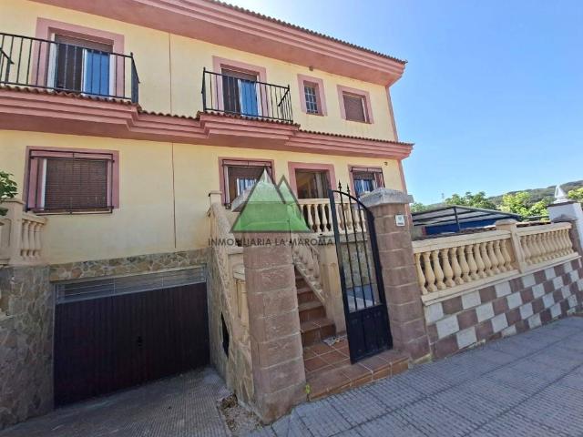 Casa adosada en Venta en Loja
