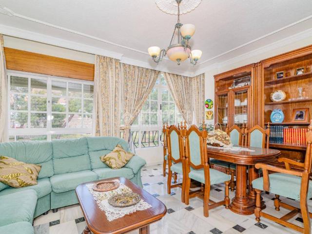 Casa adosada en Venta en Loja