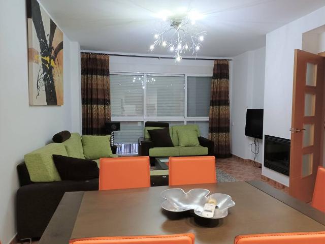 Casa adosada en Venta en L'Olleria