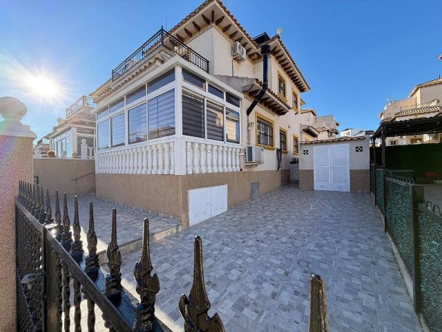 Casa adosada en Venta en Lomas de Cabo Roig Los Dolses