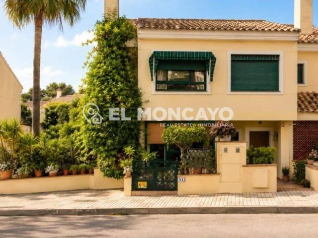 Casa adosada en Venta en Lomas de Campoamor Las Ramblas