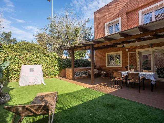 Casa adosada en Venta en Los Molinos Villa Blanca