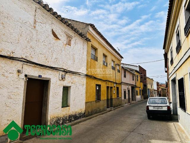 Casa adosada en Venta en Los Navalucillos