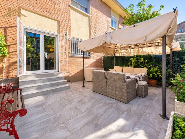 Casa adosada en Venta en Los Negrales