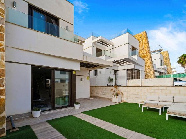 Casa adosada en Venta en Los Almendros