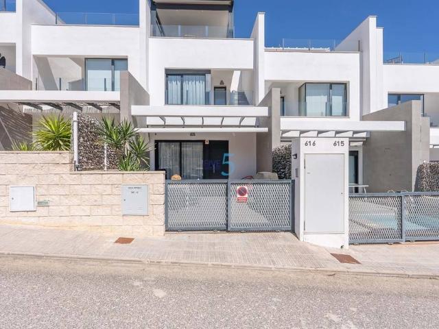 Casa adosada en Venta en Los Almendros