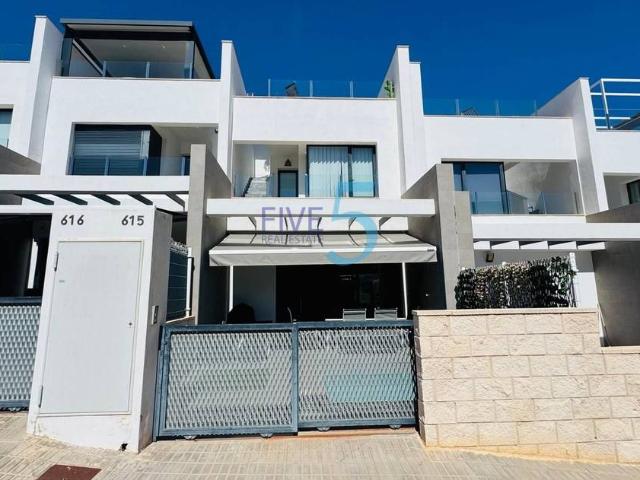 Casa adosada en Venta en Los Almendros