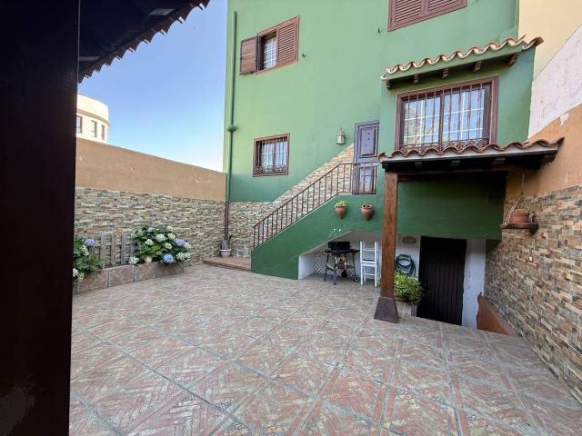 Casa adosada en Venta en Los Baldíos Geneto Guajara