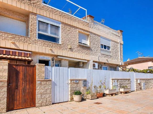 Casa adosada en Venta en Los Peñascos El Salero Los Imbernones