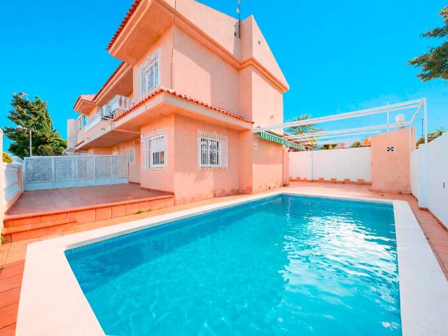 Casa adosada en Venta en Los Urrutias