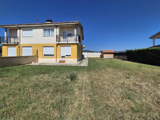 Casa adosada en Venta en Villarcayo de Merindad de Castilla la Vieja