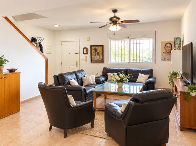 Casa adosada en Venta en Los Vientos Casa Ros