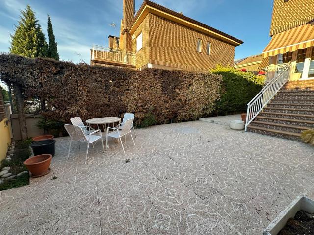 Casa adosada en Venta en Los Villares