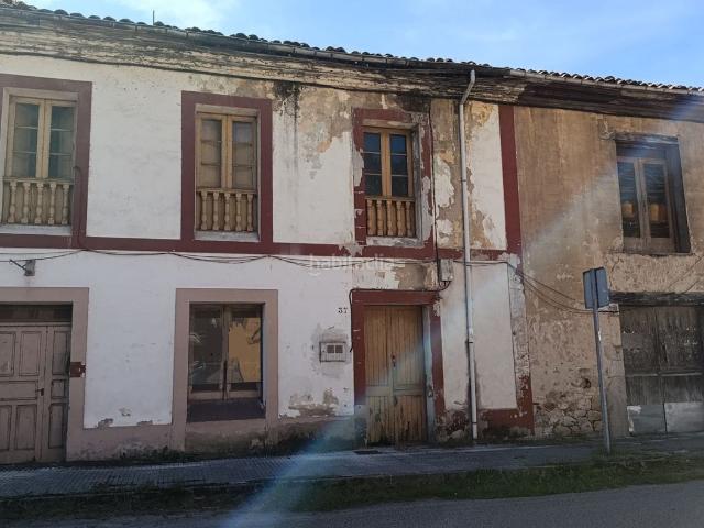 Casa adosada en venta en Laviana. Casa a reformar, mas cuadra y finca, en Pola de Laviana, Laviana. Casas adosadas.