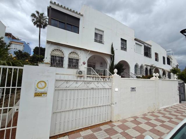 Casa adosada en Venta en La Colina