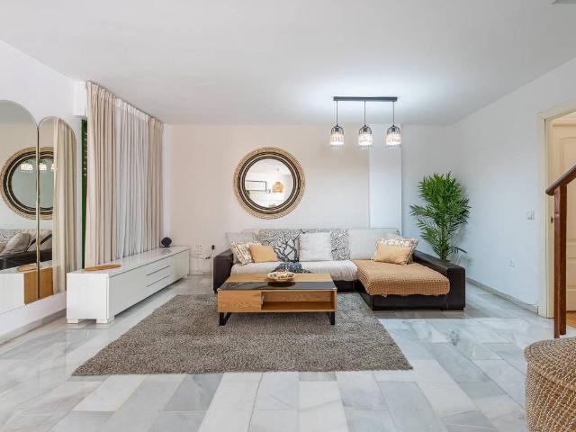 Casa adosada en Venta en La Colina