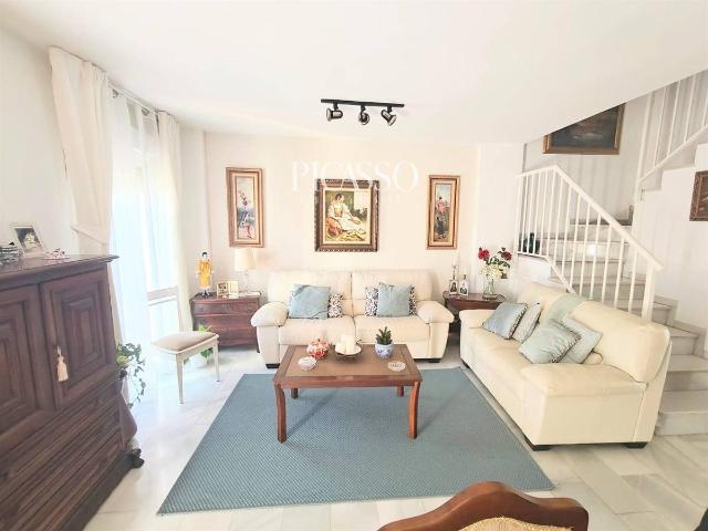 Casa adosada en Venta en La Colina