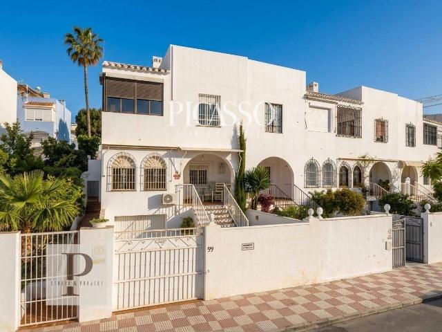 Casa adosada en Venta en La Colina