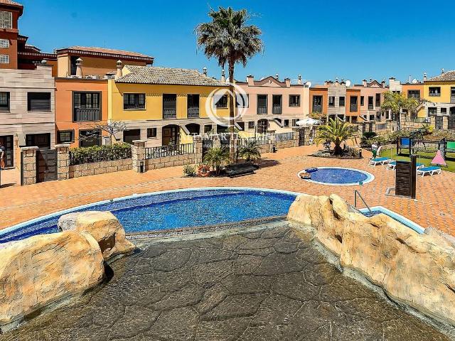Casa adosada en Venta en La Caleta