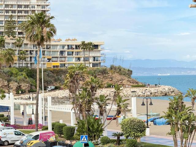 Casa adosada en Venta en La Carihuela Los Nidos