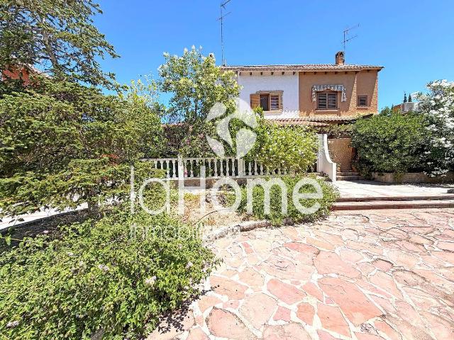 Casa adosada en Venta en La Cañada