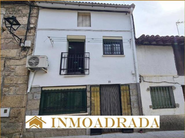 Casa adosada en Venta en La Adrada