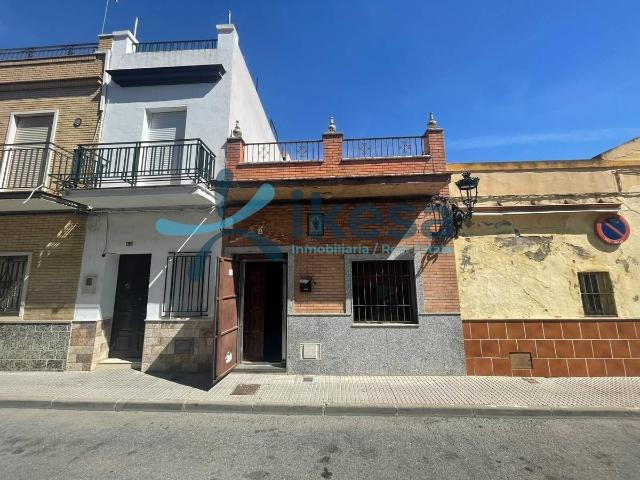 Casa adosada en Venta en La Algaba