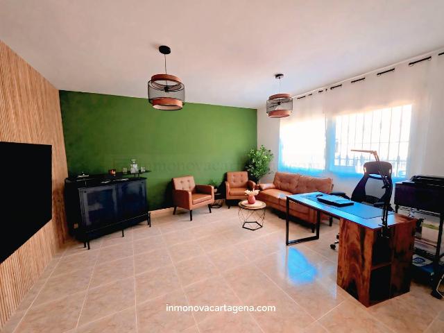Casa adosada en Venta en La Aljorra