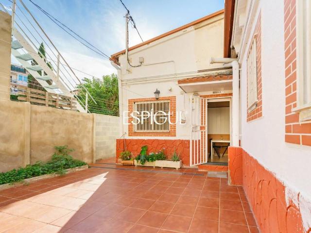 Casa adosada en Venta en La Bordeta