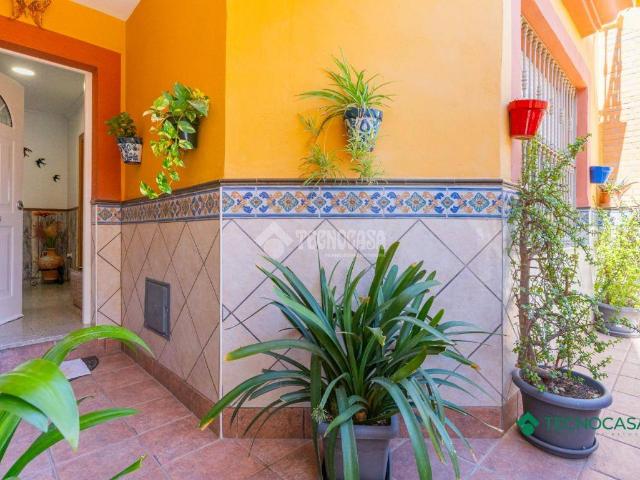 Casa adosada en Venta en La Gangosa