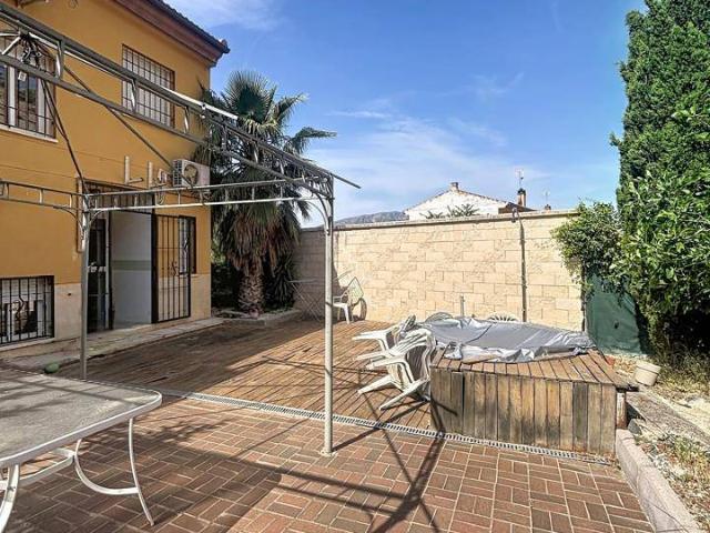 Casa adosada en Venta en La Guardia de Jaén