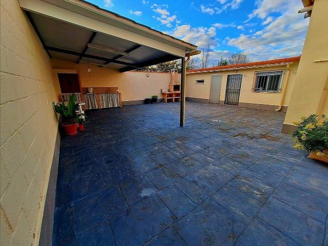 Casa adosada en Venta en La Guija