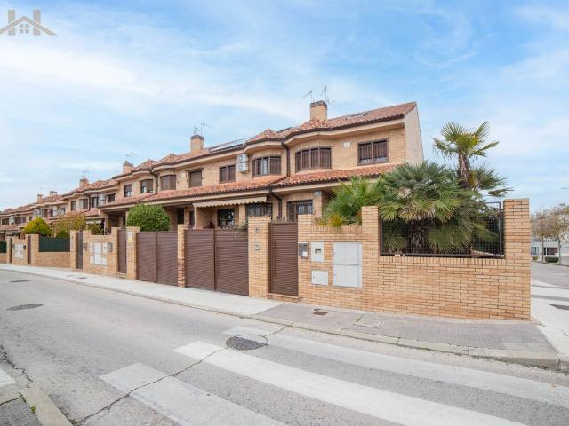 Casa adosada en Venta en La Dehesa El Pinar