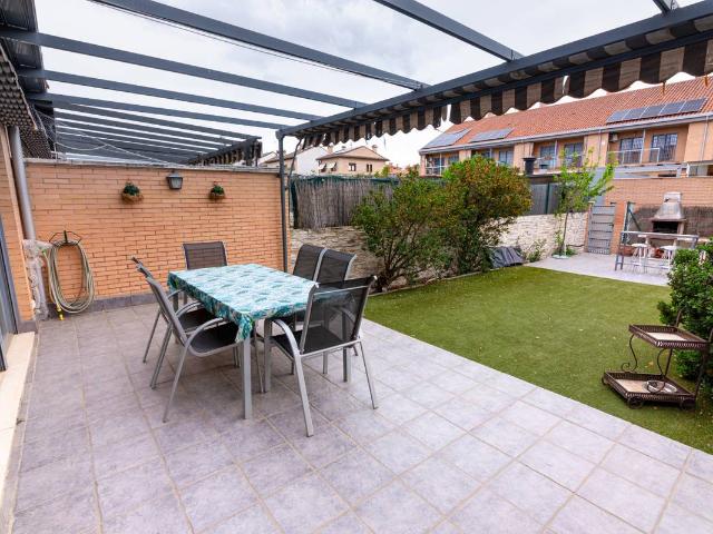 Casa adosada en Venta en La Dehesa El Pinar