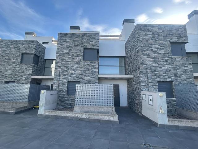 Casa adosada en Venta en La Flecha Monasterio del Prado