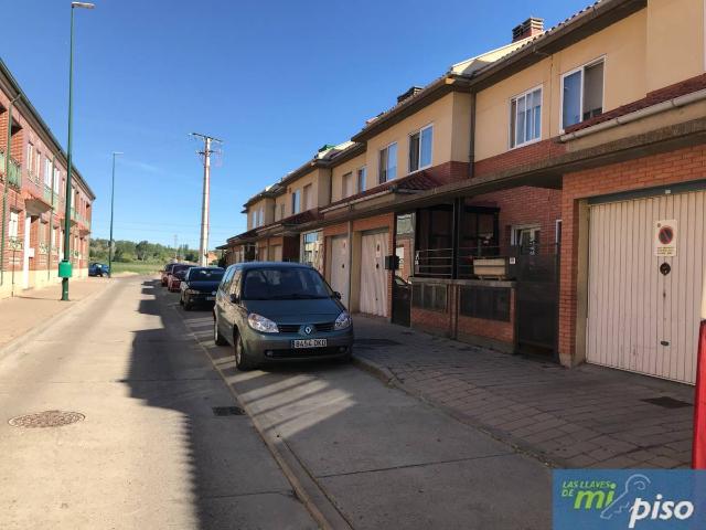 Casa adosada en Venta en La Overuela