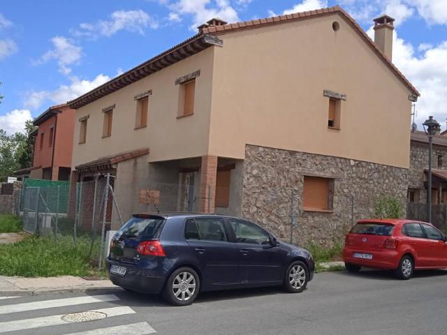 Casa adosada en Venta en La Losa