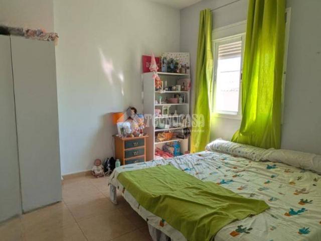 Casa adosada en Venta en La Lantejuela