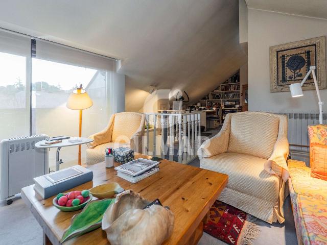 Casa adosada en venta en La Moraleja, El Soto de la Moraleja. Gilmar Consulting Inmobiliaria Moraleja, ofrece EN EXCLUSIVA este amplio adosado. Casas adosadas La.