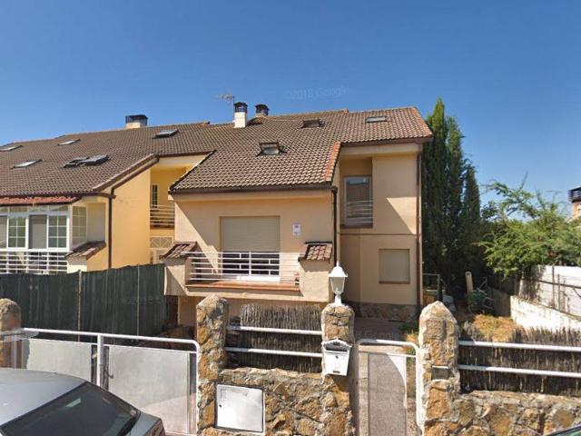 Casa adosada en Venta en La Navata