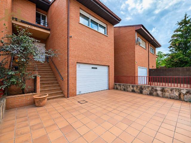 Casa adosada en Venta en La Navata