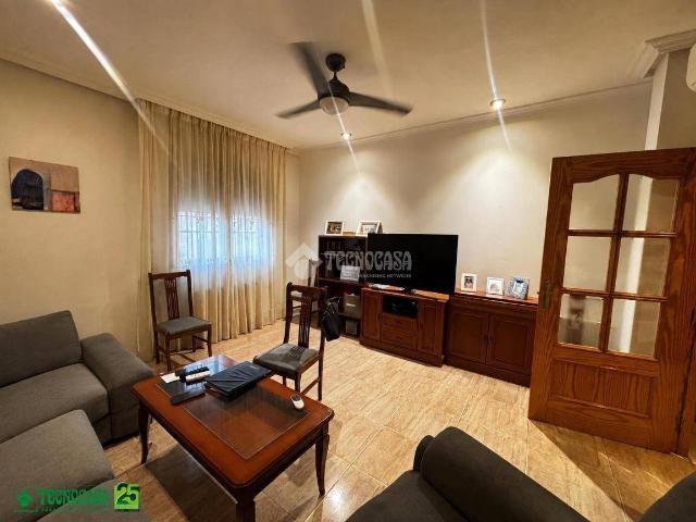 Casa adosada en Venta en La Solana