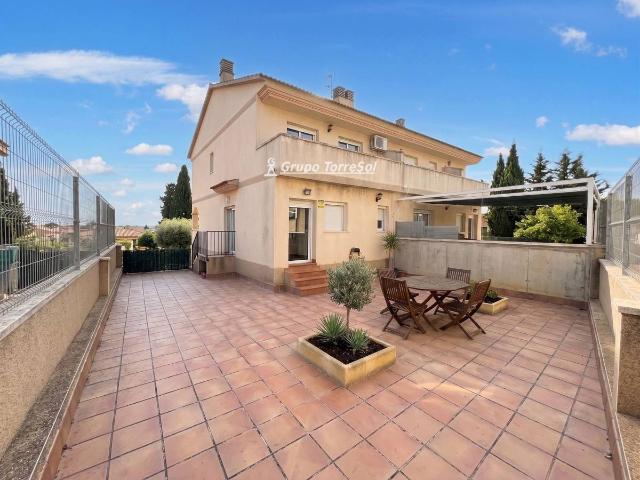 Casa adosada en Venta en La Pobla de Montornès