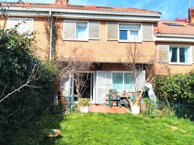 Casa adosada en Venta en La Pizarra