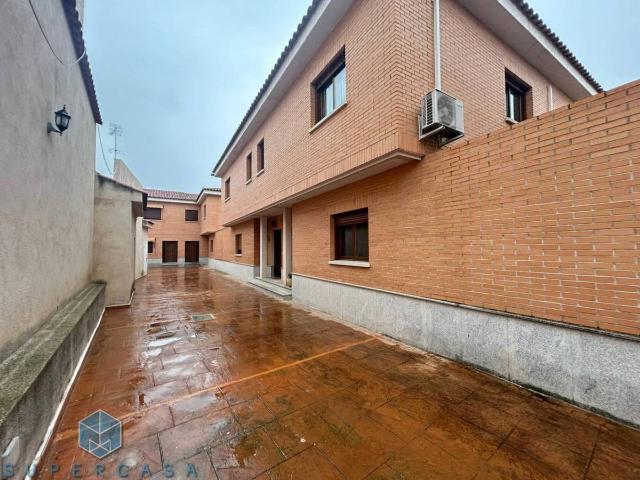 Casa adosada en Venta en La Puebla de Montalbán