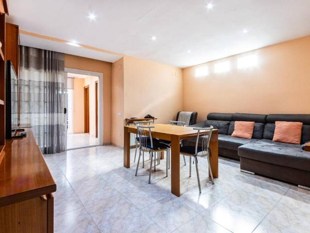 Casa adosada en Venta en La Romànica