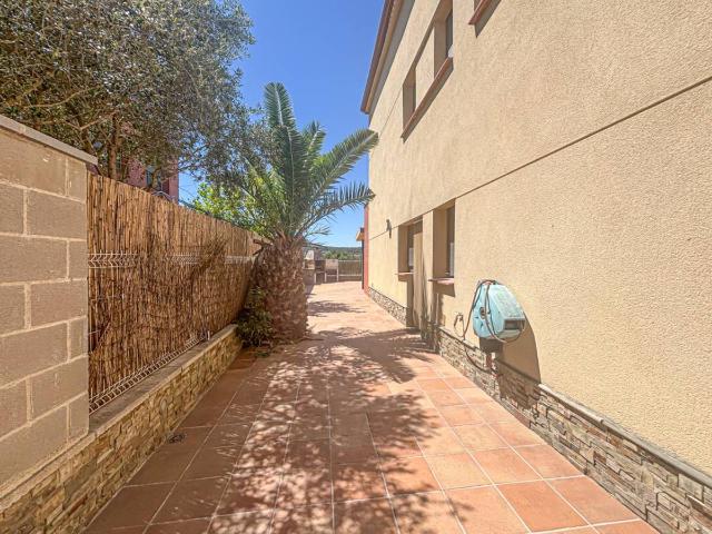 Casa adosada en Venta en La Torre de Claramunt