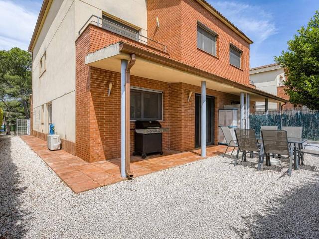 Casa adosada en Venta en La Torre de Claramunt