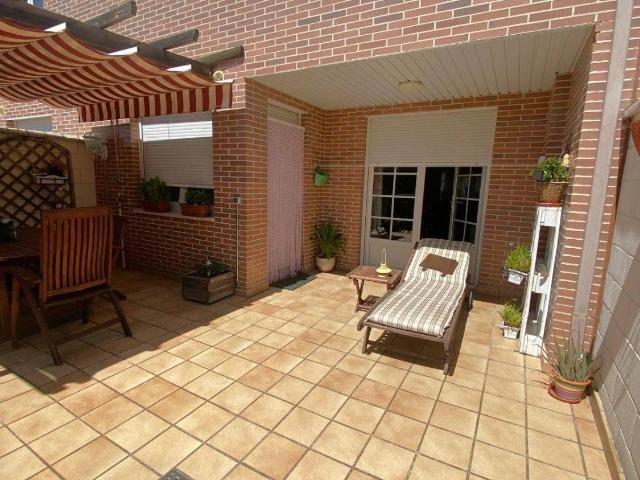 Casa adosada en Venta en La Vega