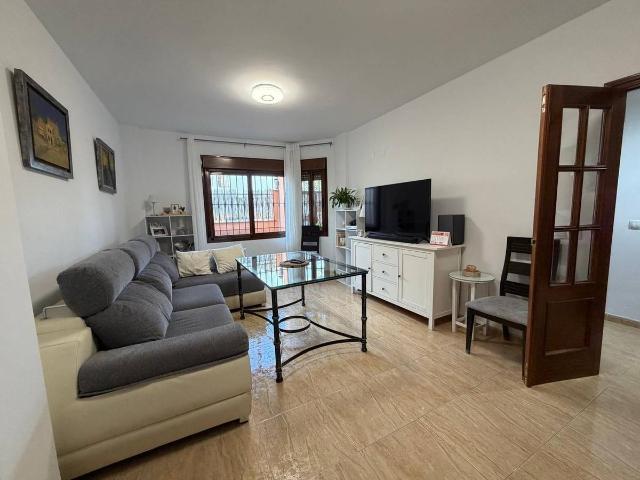 Casa adosada en Venta en La Victoria